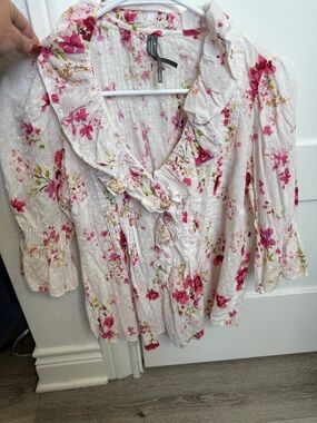 Anthropologie White Floral Ruffle V-Neck Women’s Top XS